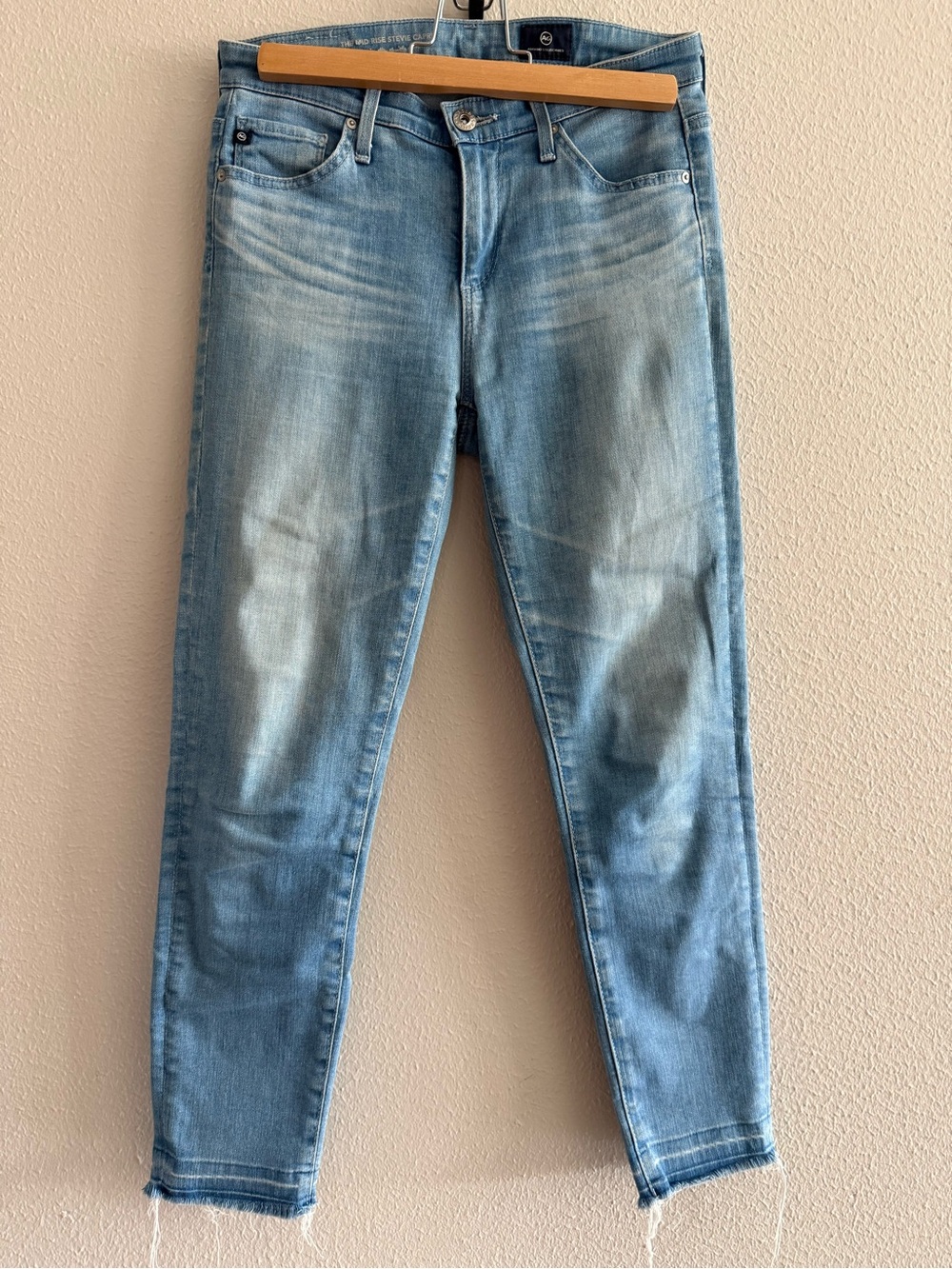 AG Denim The Mid Rise Stevie Capri